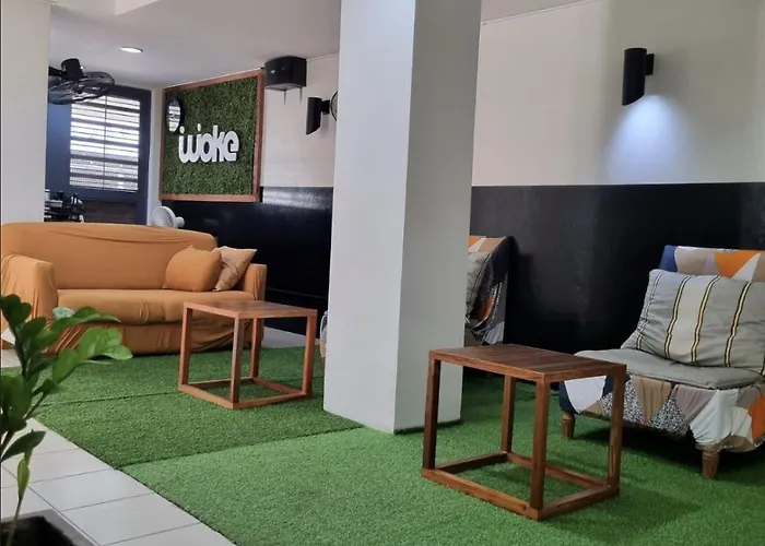 Woke Coliving Poblacion カプセルホテル マニラ市